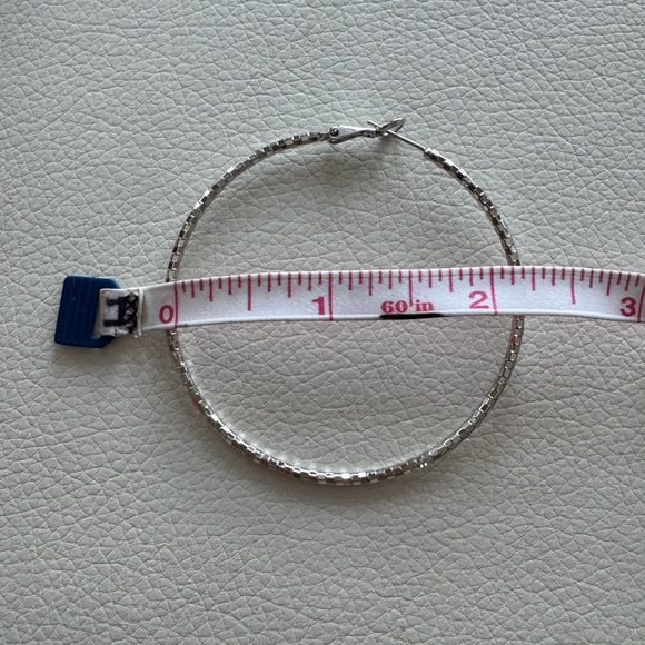 Elegant Textured Silver Hoop Earrings - Picture 4 of 4